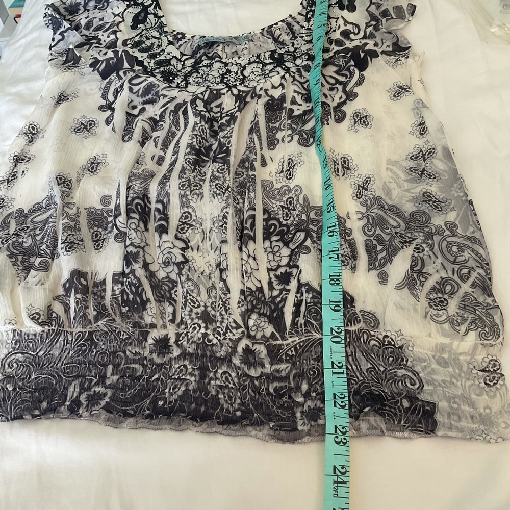 Unity World Wear Top - Picture 4 of 8